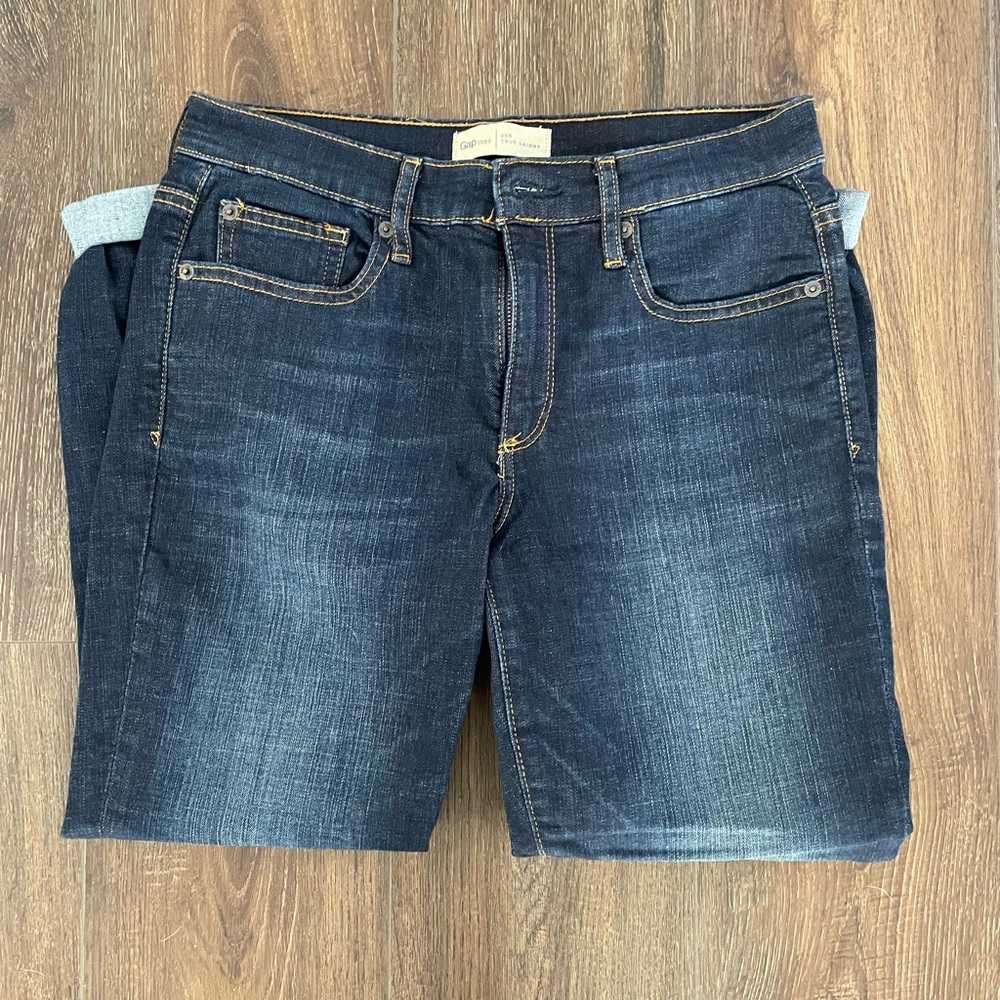 Gap True Skinny 28r